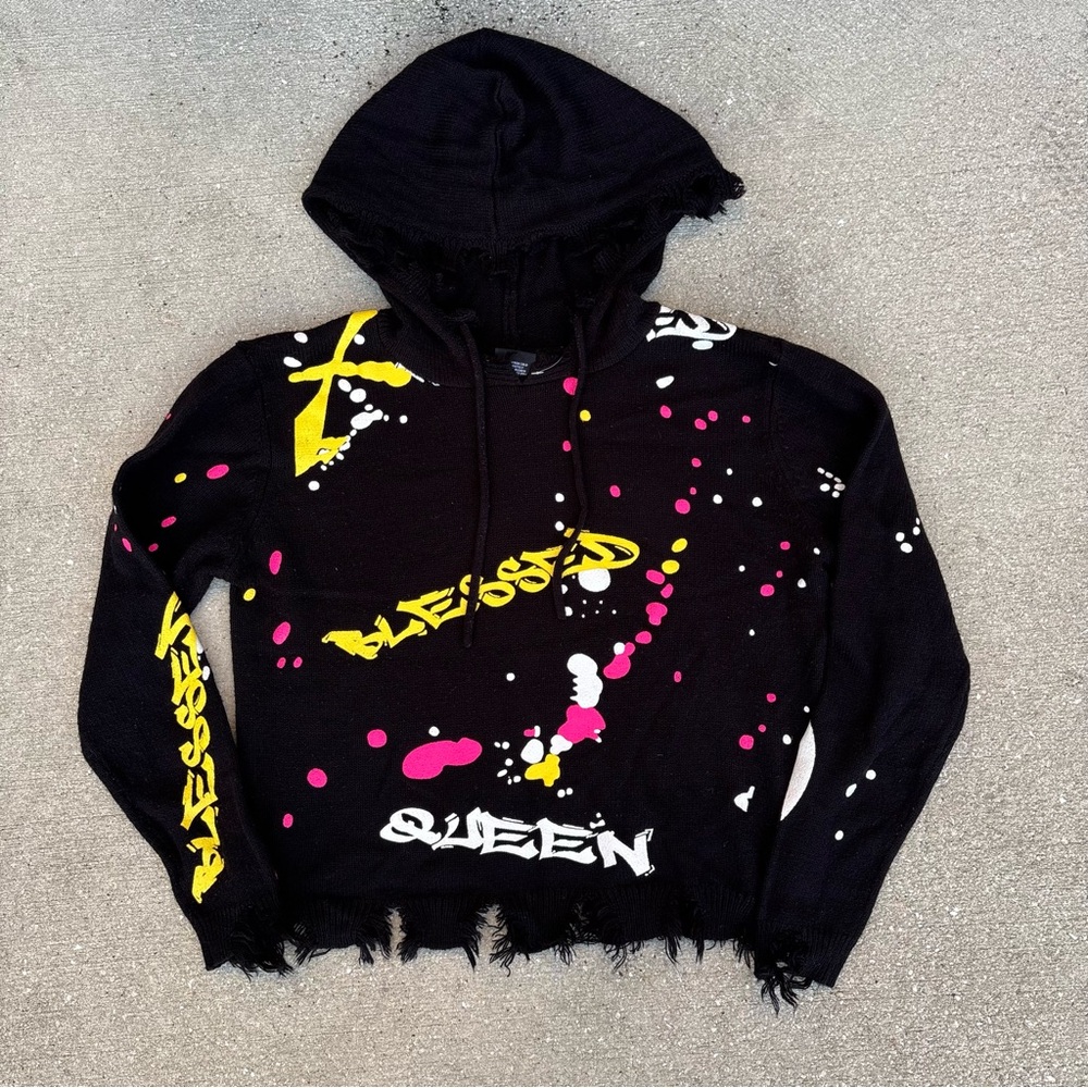 Black Hoodie with Graphic Print and paint splatters y2k size L